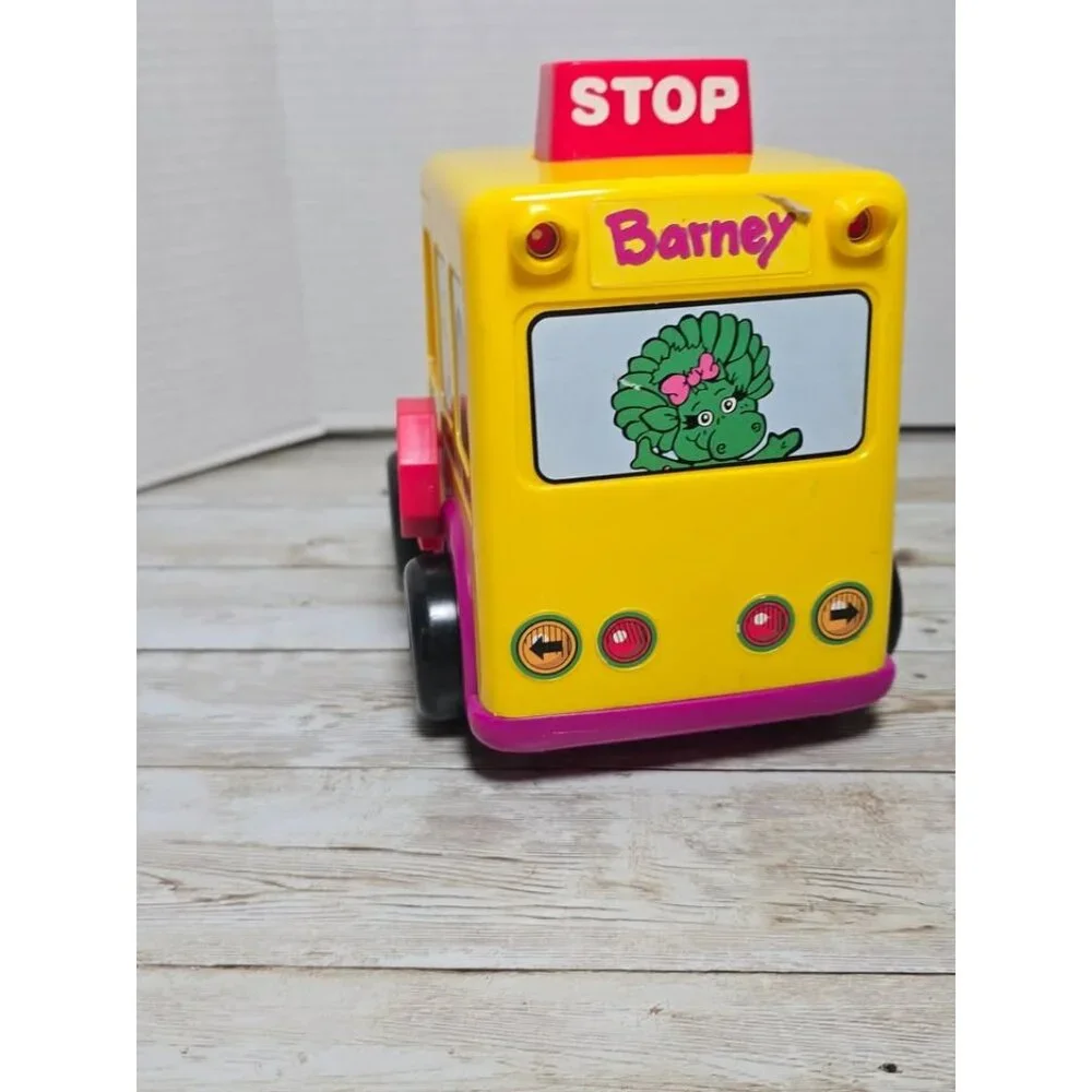 Lyons Group Vintage 1994 Barney School Bus Rolling Toy VIDEO‎